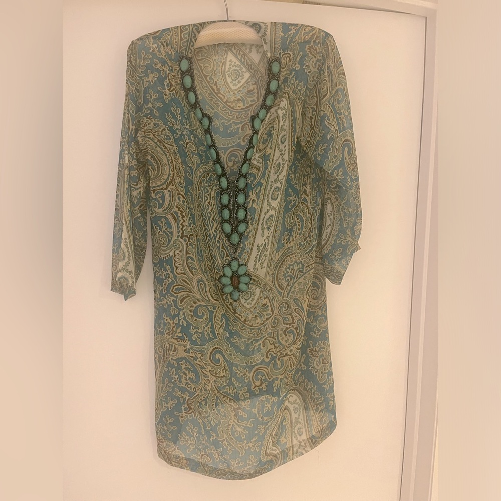Kateena’s Top or cover up Size Medium by Kareena’s See the Video on 2nd frame